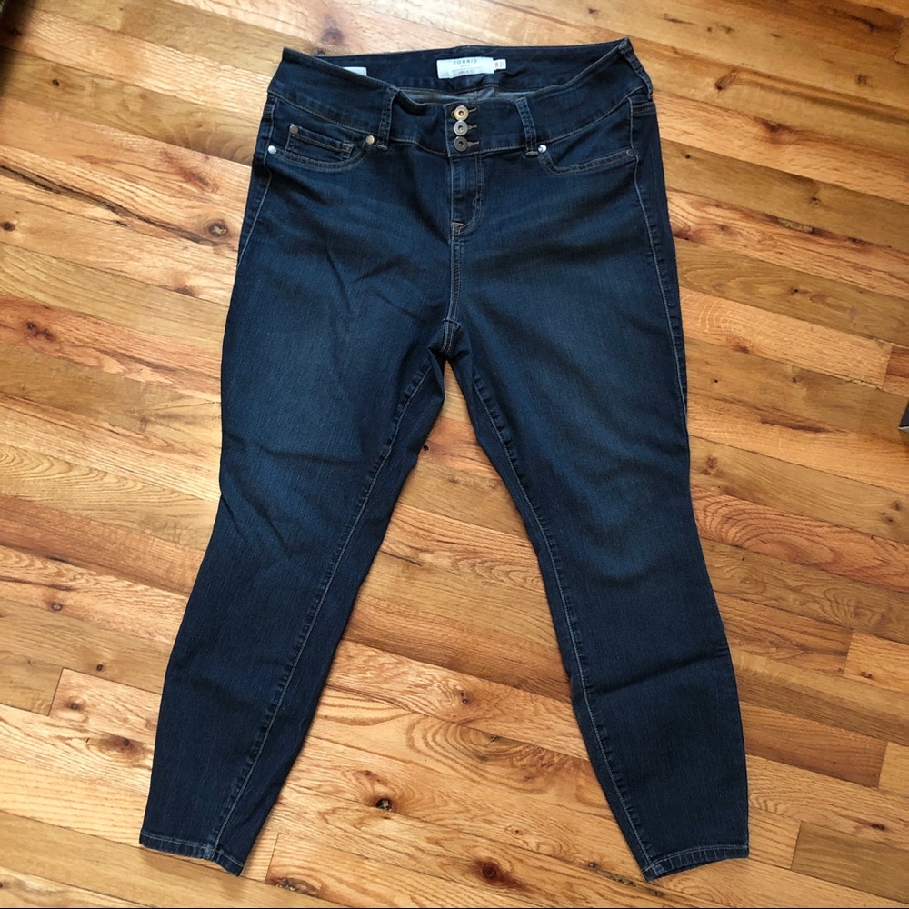 Torrid Skinny Super Stretchy Jeggings Dark Wash